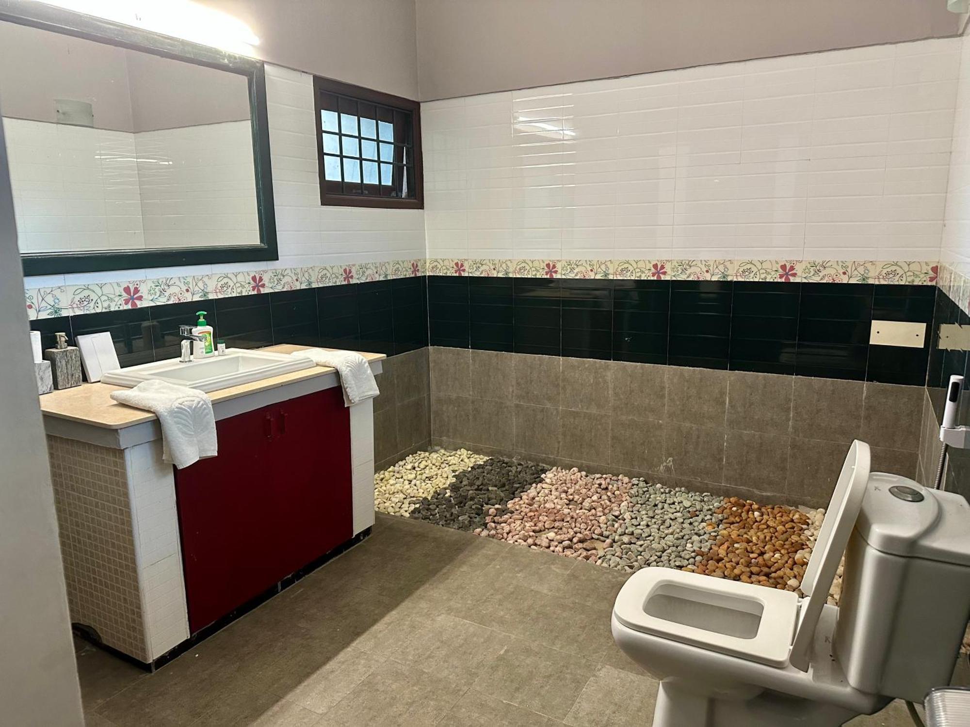 Costa Verde Luxury Seafront Villa Csennai Kültér fotó